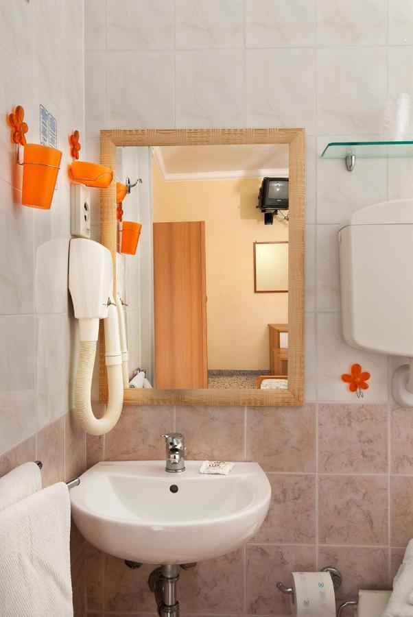 רימיני Hotel Grappoli מראה חיצוני תמונה