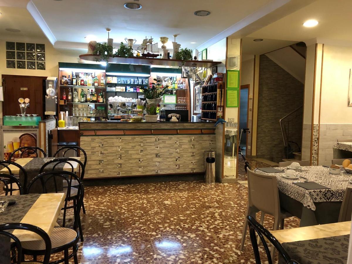 רימיני Hotel Grappoli מראה חיצוני תמונה